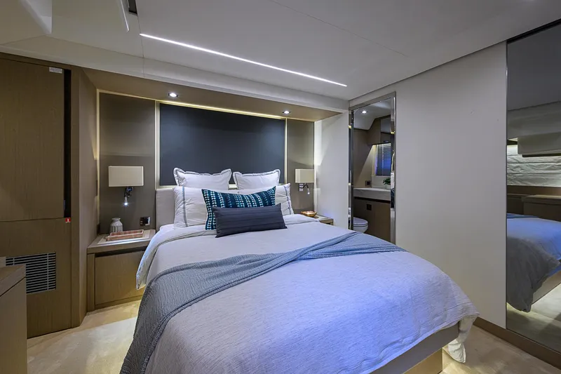 Irish Eyes Yacht Photos Pics 