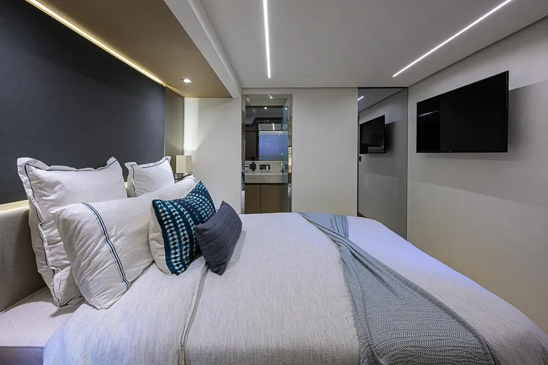 Irish Eyes Yacht Photos Pics 