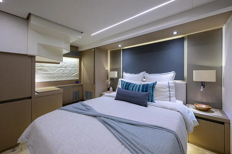 Irish Eyes Yacht Photos Pics 