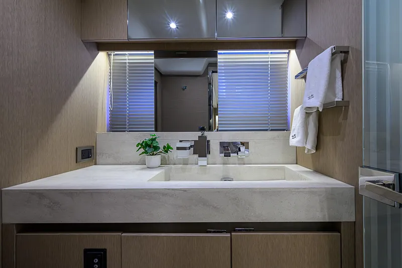 Irish Eyes Yacht Photos Pics 