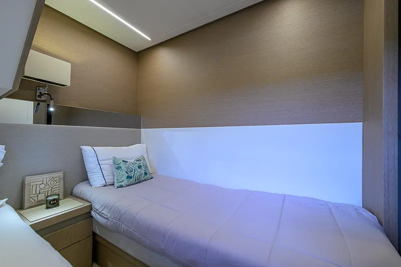 Irish Eyes Yacht Photos Pics 