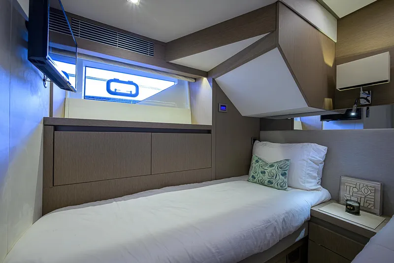 Irish Eyes Yacht Photos Pics 