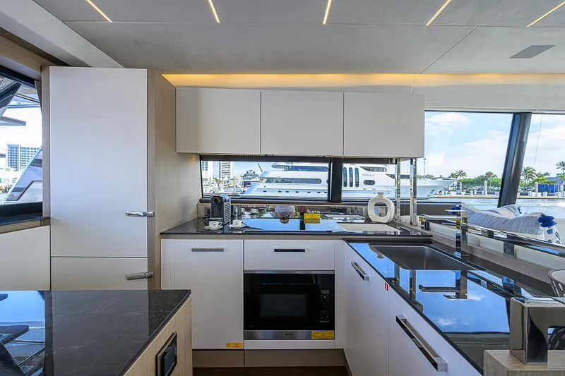 Irish Eyes Yacht Photos Pics 