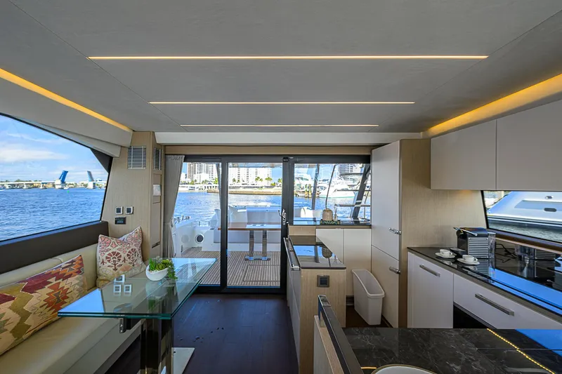 Irish Eyes Yacht Photos Pics 