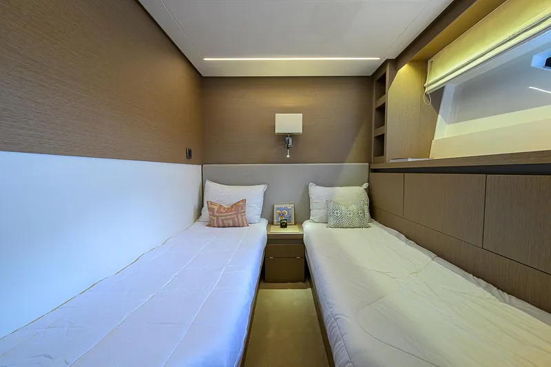 Irish Eyes Yacht Photos Pics 