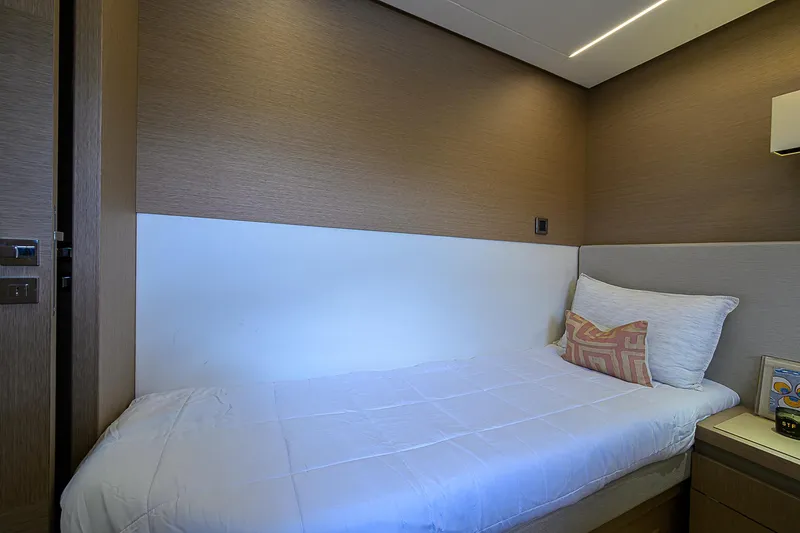 Irish Eyes Yacht Photos Pics 