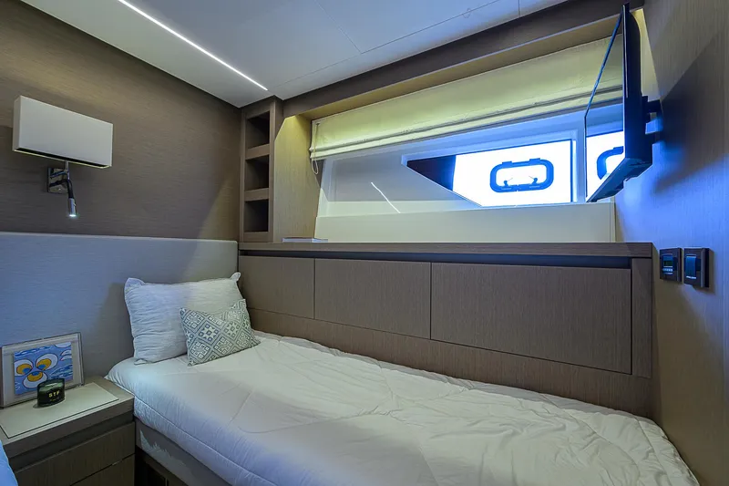 Irish Eyes Yacht Photos Pics 