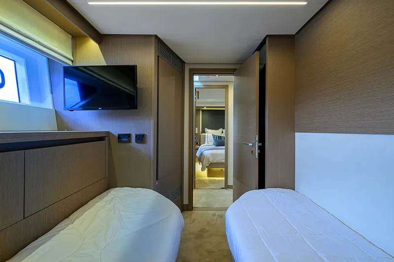 Irish Eyes Yacht Photos Pics 