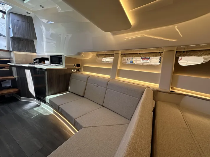 370 Sundancer 2022 Yacht Photos Pics 