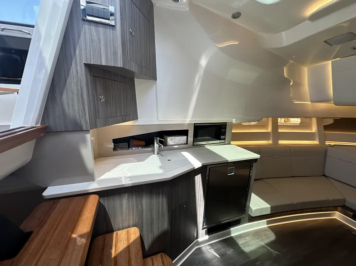 370 Sundancer 2022 Yacht Photos Pics 