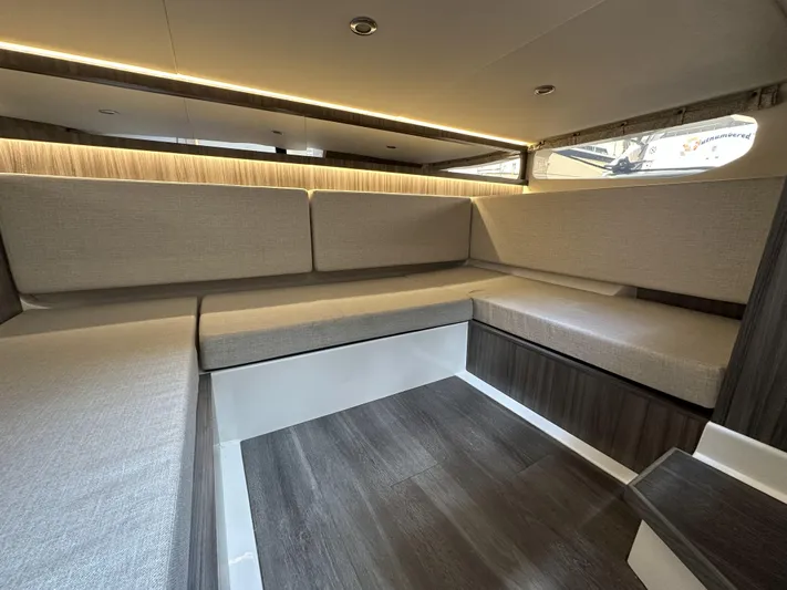 370 Sundancer 2022 Yacht Photos Pics 