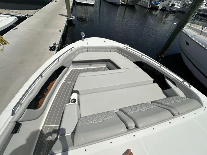 370 Sundancer 2022 Yacht Photos Pics 
