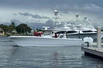 Front Runner 43 Catamaran