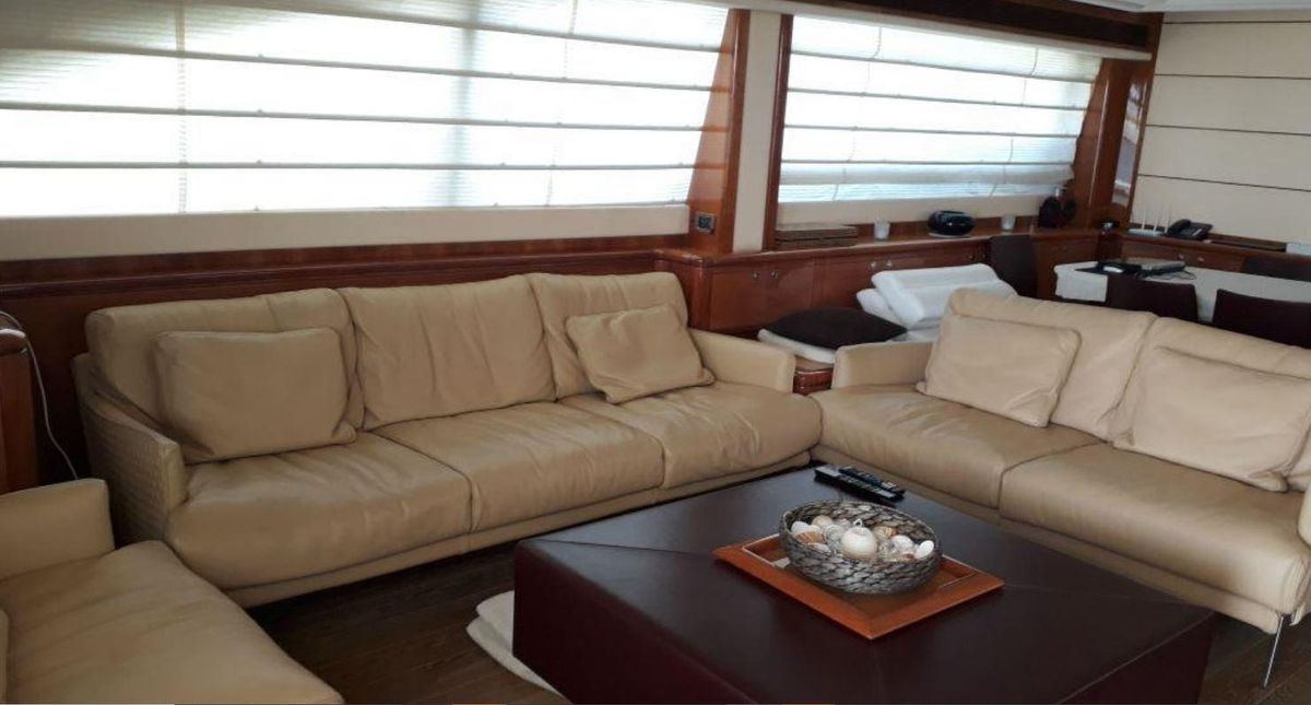 2006 Ferretti Yachts 88 