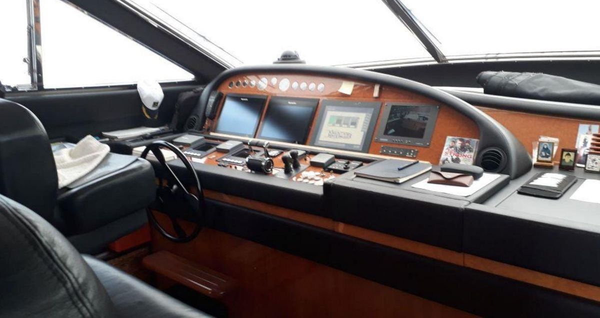 2006 Ferretti Yachts 88 