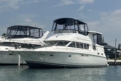 Silverton 402 Motor Yacht