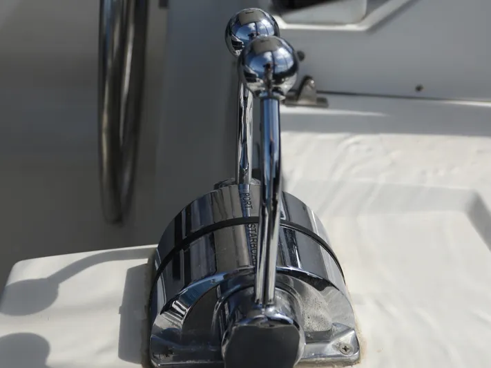 Momentum Yacht Photos Pics Close-up of a 2012 Lagoon 450 F yacht throttle control lever.