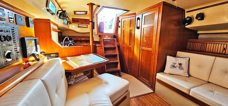 Joyful Wing Yacht Photos Pics 
