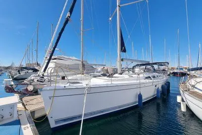 2008 Hunter 49
