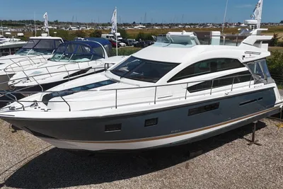2011 Fairline Squadron 42