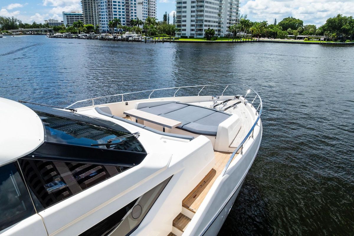 2018 Ferretti Yachts 85 