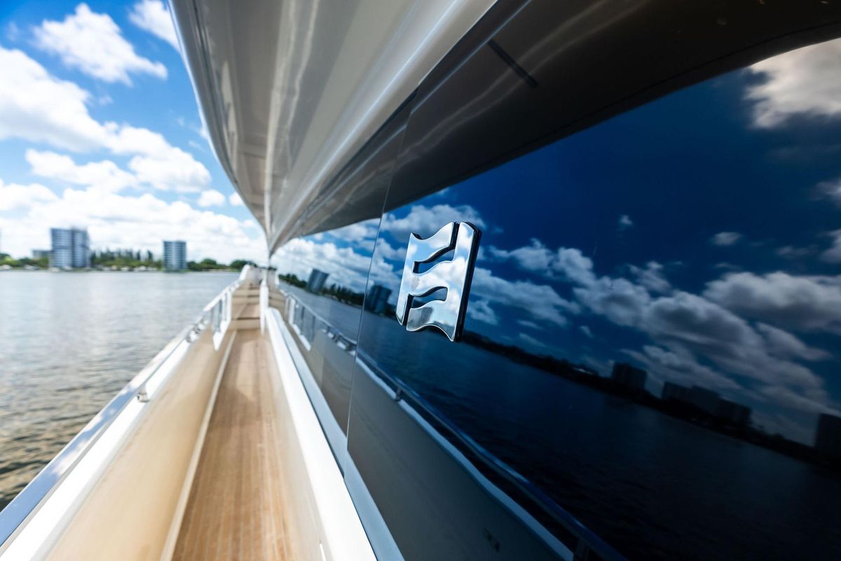 2018 Ferretti Yachts 85 