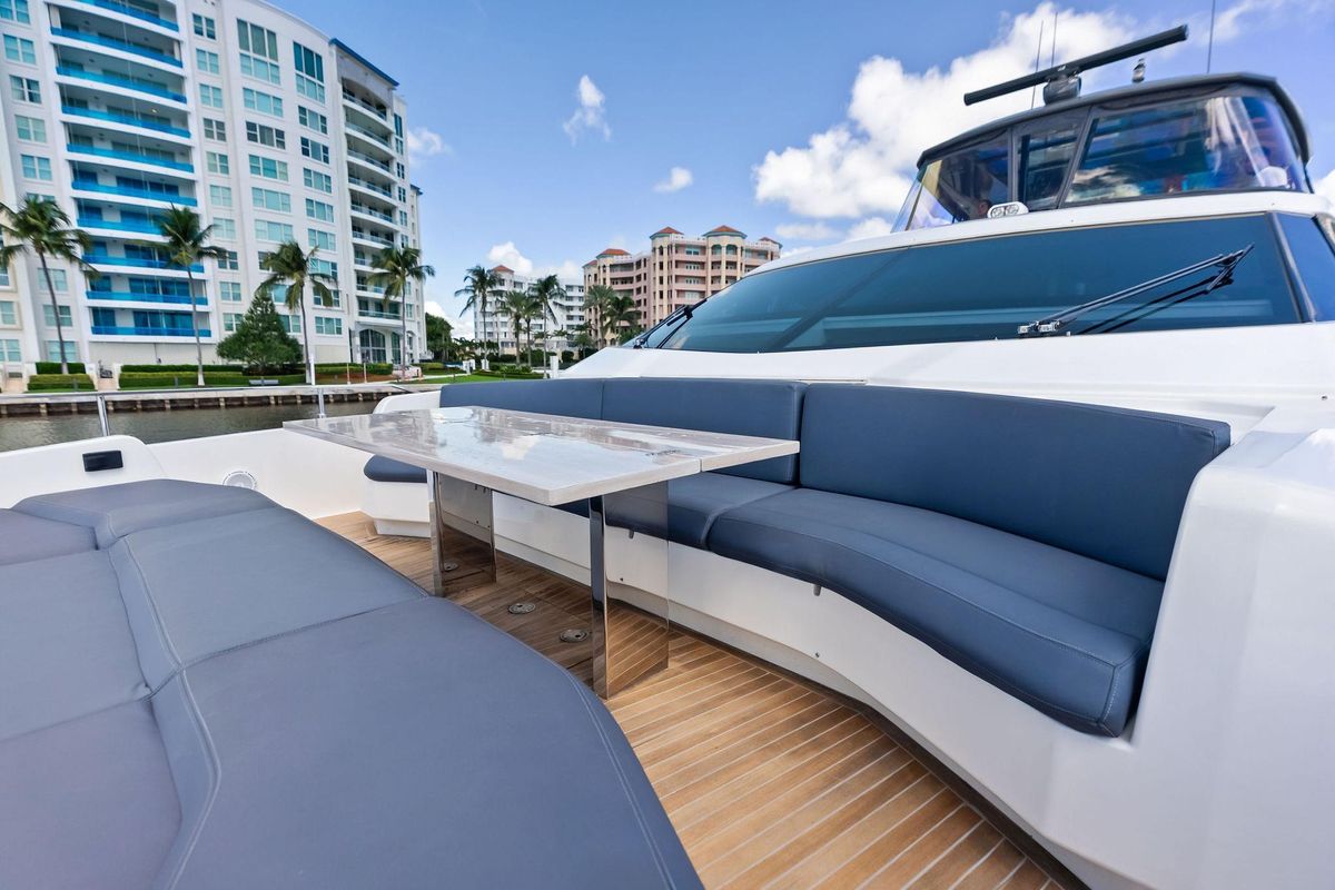 2018 Ferretti Yachts 85 