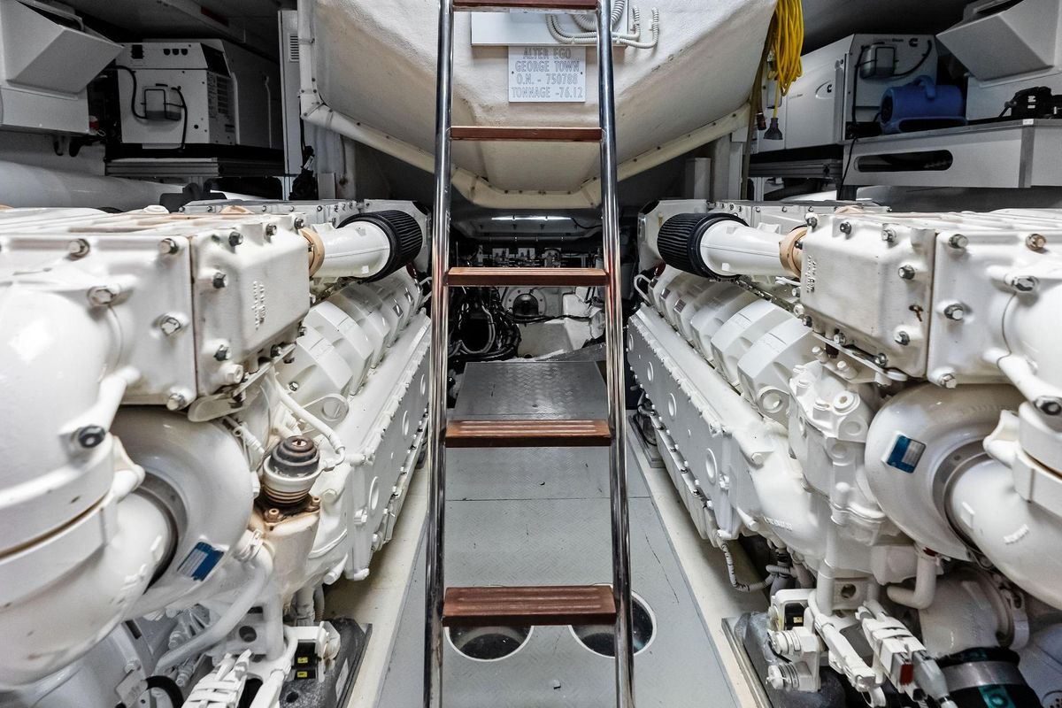 2018 Ferretti Yachts 85 