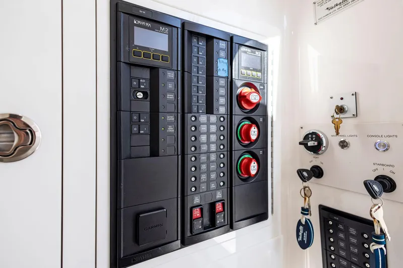  Yacht Photos Pics Main Distribution Panel