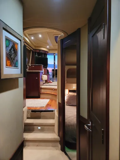  Yacht Photos Pics companionway