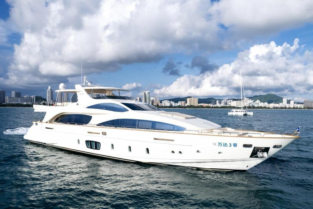 Azimut 105
