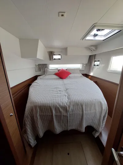 Kaya Yacht Photos Pics Lagoon 42 - Kaya - Guest's cabin aft