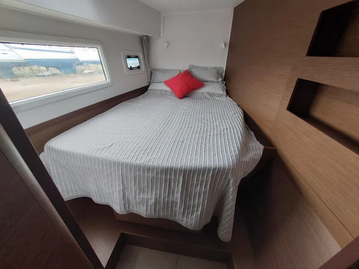 Kaya Yacht Photos Pics Lagoon 42 - Kaya - Guest's cabin forward