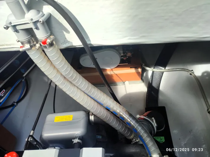 Kaya Yacht Photos Pics Lagoon 42 - Kaya - Port Engine 1500 hours