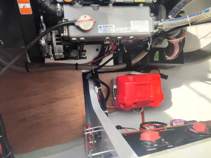 Kaya Yacht Photos Pics Lagoon 42 - Kaya - Starboard Engine 1500 hours