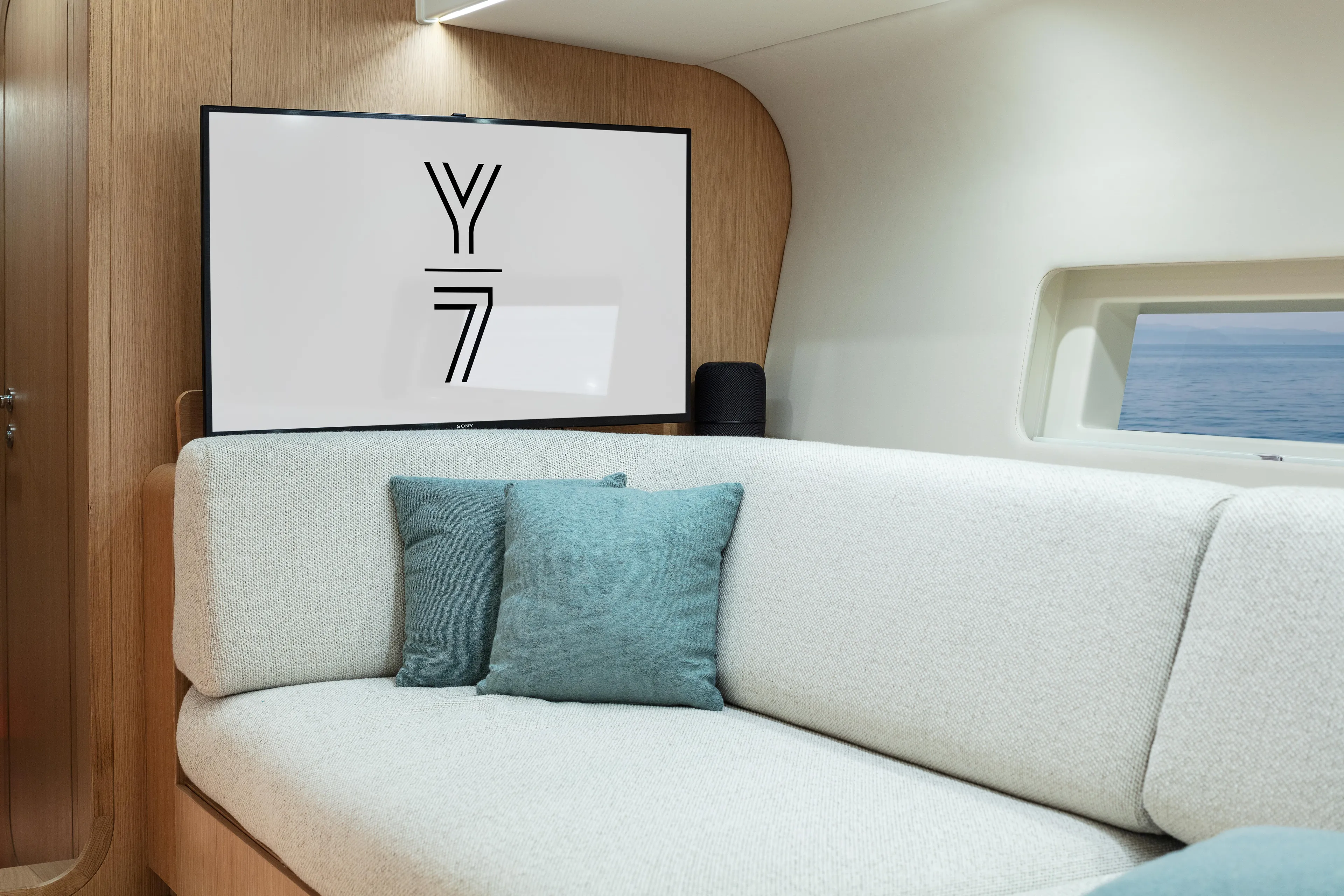 Arcturus Yacht Photos Pics 