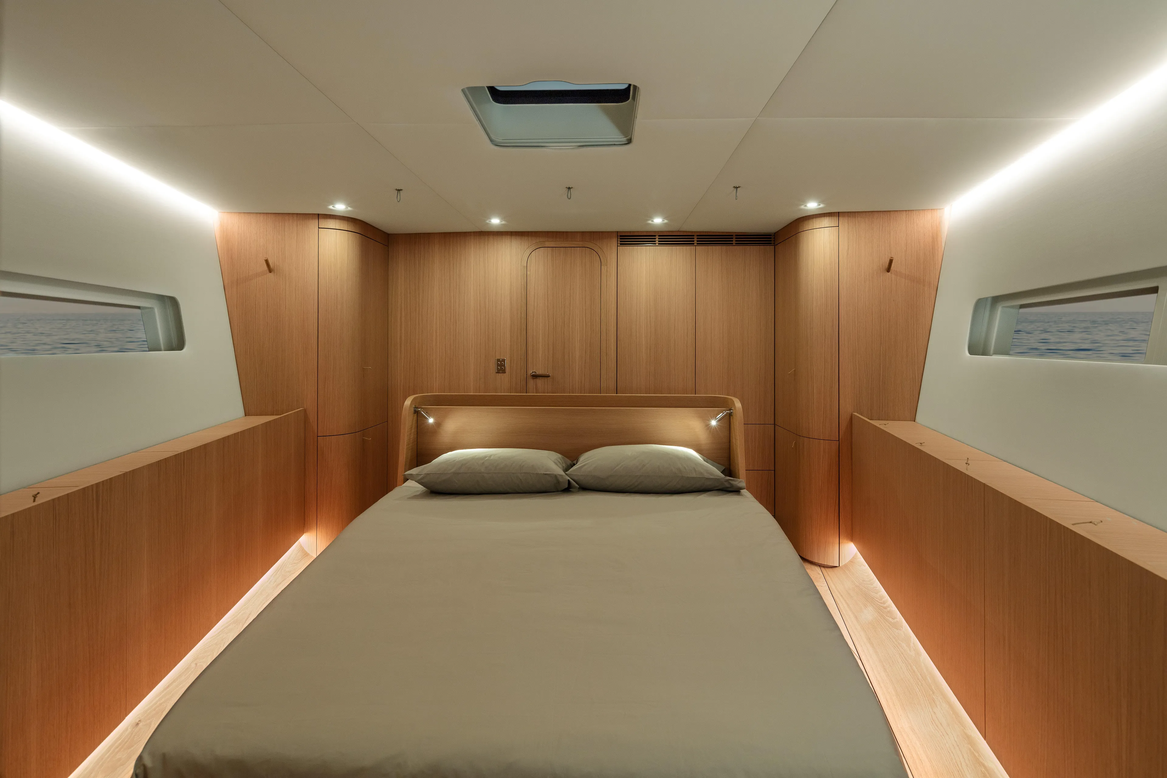 Arcturus Yacht Photos Pics 