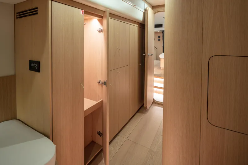 Arcturus Yacht Photos Pics 