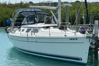 Hunter 41 Deck Salon