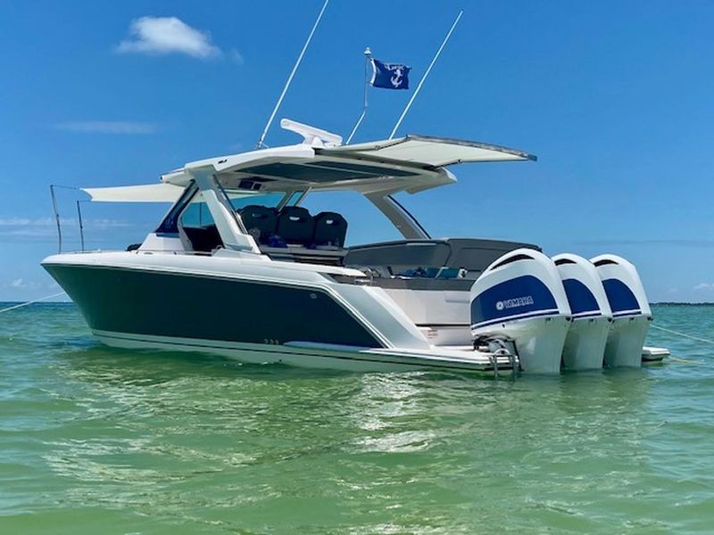 2019 Tiara Sport 38 LS