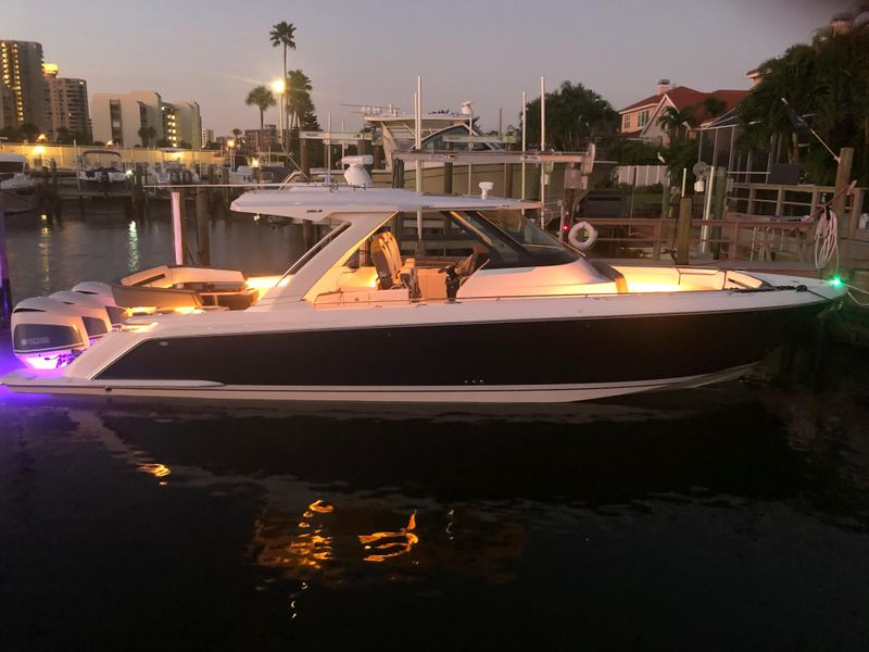 2019 Tiara Sport 38 LS