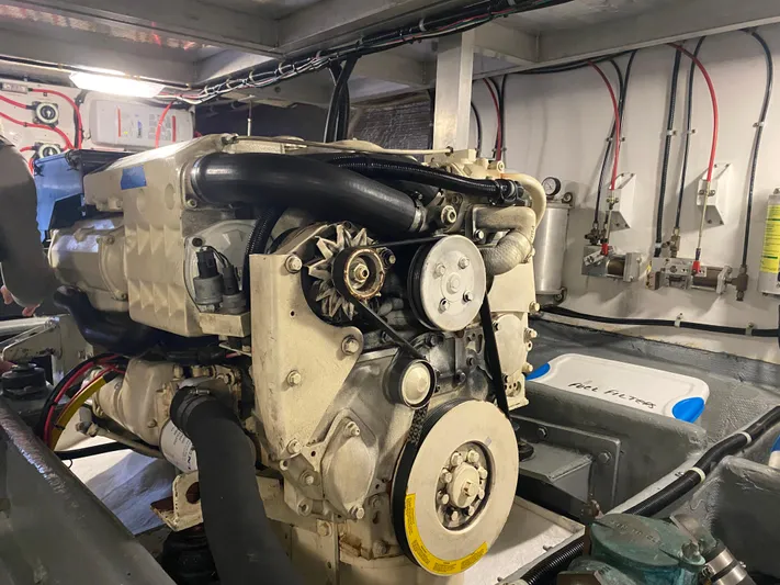 Coldwater Fusion Yacht Photos Pics Engine room of a 1998 Navigator 5300 Classic yacht, showcasing mechanical components.