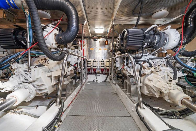 2000 Ocean Alexander 61 