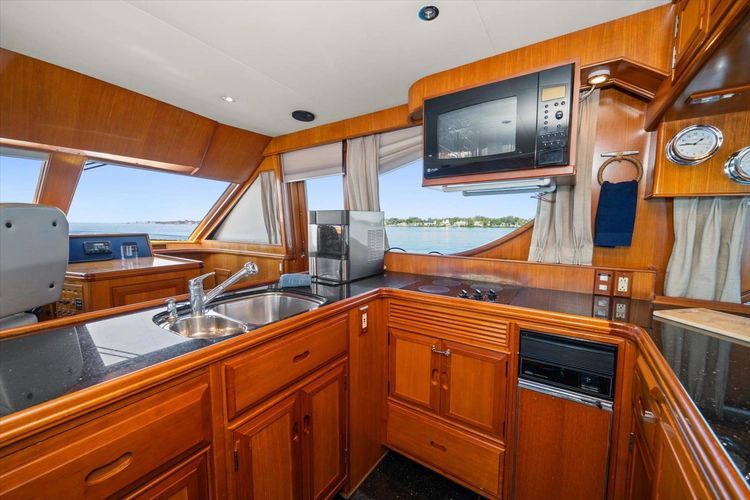 2000 Ocean Alexander 61 