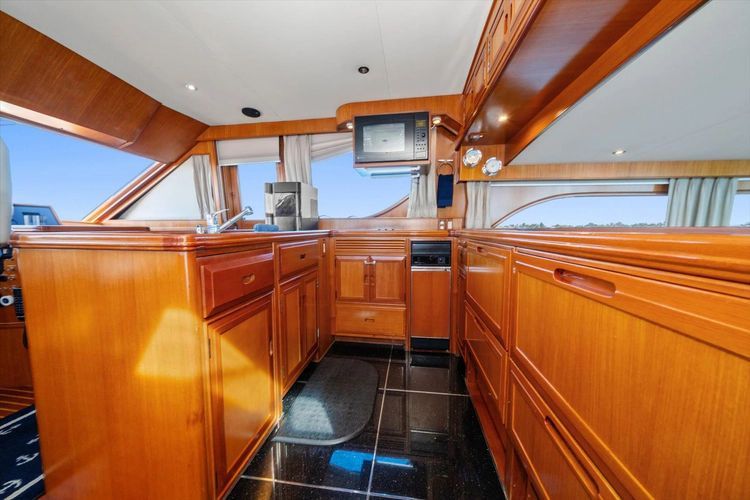 2000 Ocean Alexander 61 