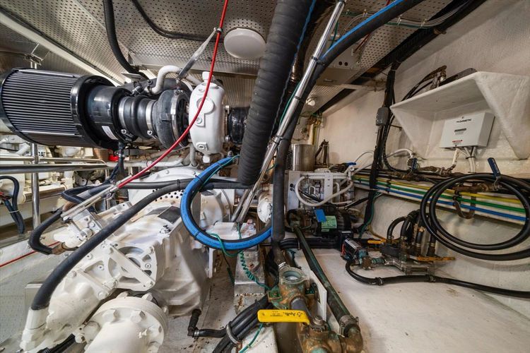 2000 Ocean Alexander 61 