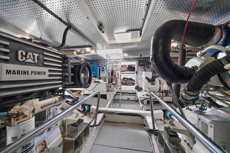 2000 Ocean Alexander 61 