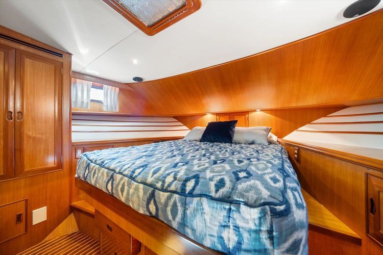 2000 Ocean Alexander 61 