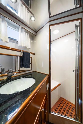 2000 Ocean Alexander 61 