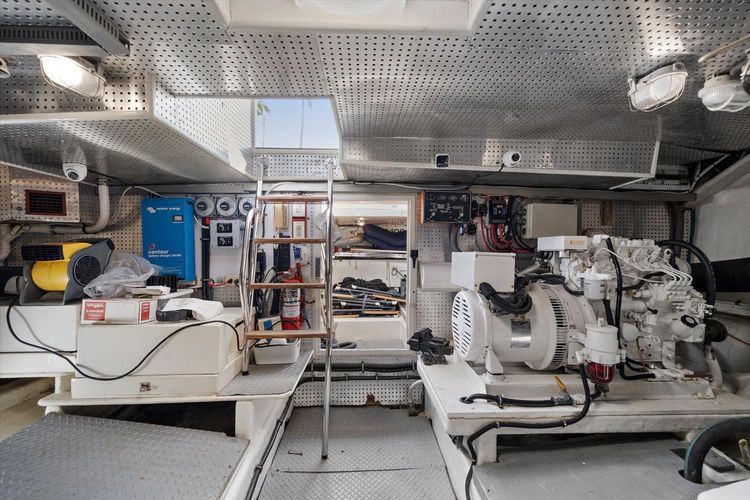 2000 Ocean Alexander 61 